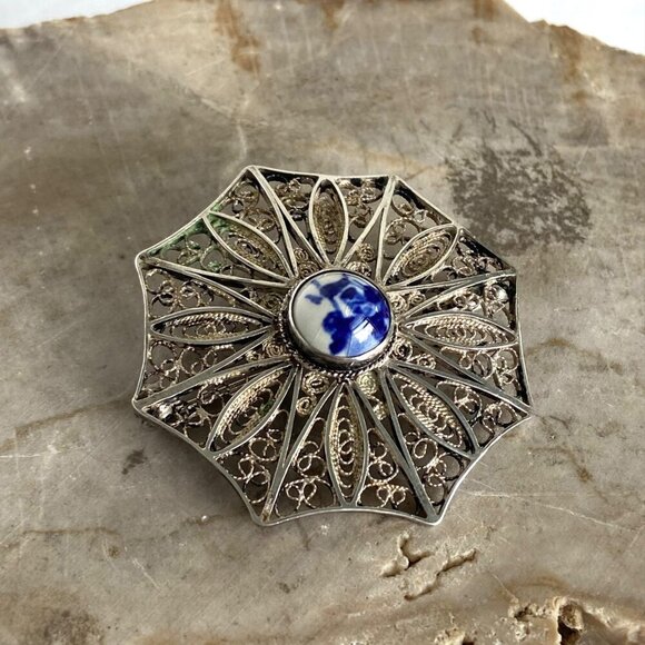 VTG Sterling Silver 925 1.71" Domed Signed Delft Filigree Spun Silver Brooch - Picture 5 of 16